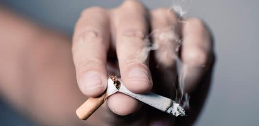 Los expertos en salud pública dicen "Luche contra el tabaquismo, no la nicotina"