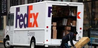 Protesta contra las políticas restrictivas de FedEx