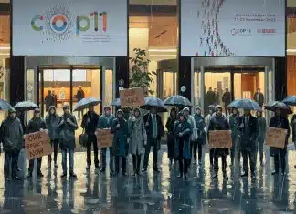 En el primer día de la COP11, los que no fueron invitados también llegaron